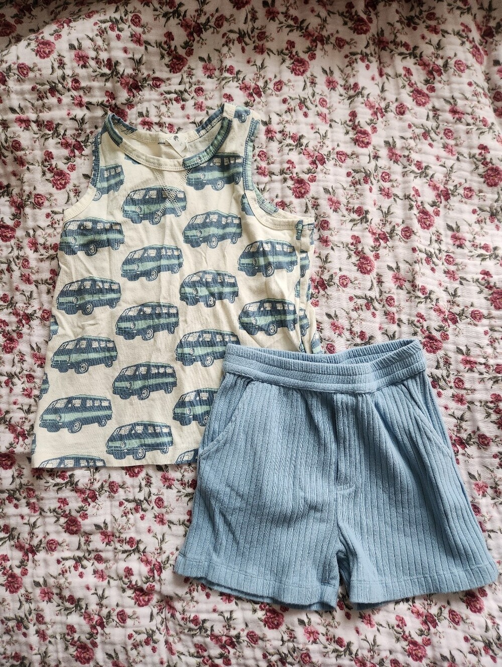 kate quinn Cream Tank with Blue Camper Print & Light Blue Shorts Size 6